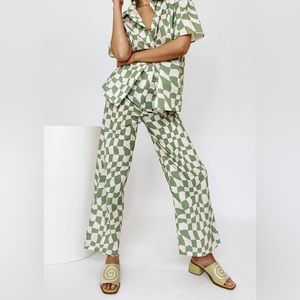 VRG GRL N.Y. Heat Check Pants // Green - Aus size 8 // US size 4